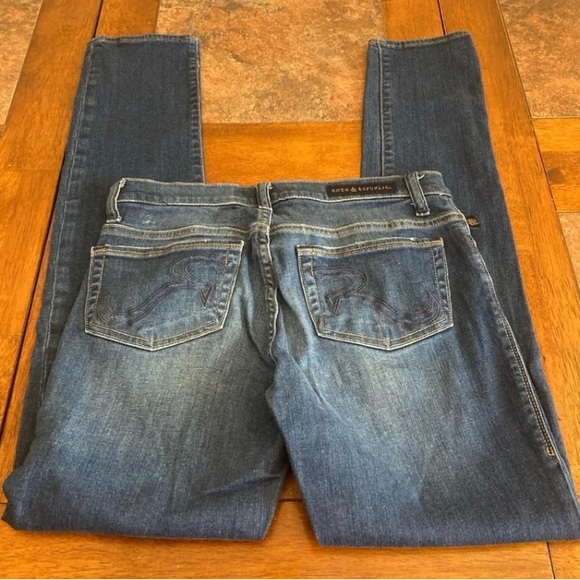 Rock & Republic Size 4 Jeans Excellent Condition - Picture 2 of 8